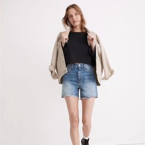 Relaxed Mid-Length Denim Shorts in Cranwood Wash